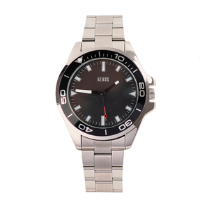 Reloj con Correa de Metal Negro