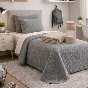 Combo Cubrecama Quilt Reversible 1.5 Plazas Wonder Grey + Manta Fleece Panal Beige