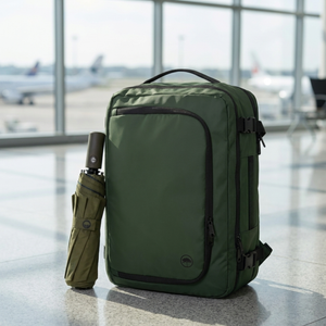 Combo Paraguas Retráctil Verde Oliva + Mochila de Viaje Viral Llaima Dakota 32L Verde Oscuro, Expandible Repelente al agua.