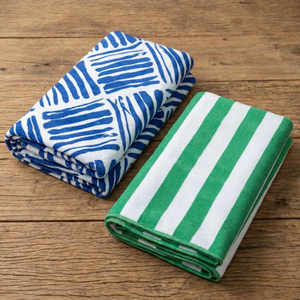 Combo Organizador de Viaje Cosmetiquero 24cm x 18cm Gout Aqua y Toalla de Playa Redonda 150 cm Colores surtidos.