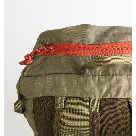 Combo Mochila Trekking Militar Llaima 16 Lt y Jockey Llaima Maipo Beige