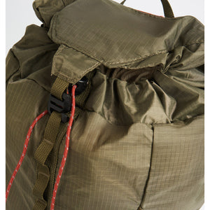 Combo Mochila Trekking Militar Llaima 16 Lt y Jockey Llaima Maipo Beige