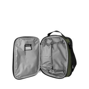 Combo 3x Lonchera Gourmet Oliva + Mochila Venice 22Lts Oliva + Estuche Eastside Verde Camo Saxoline