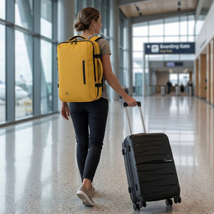 Combo Mochila Viaje XL 40Lts Mostaza Llaima Resistente al Agua + Maleta de Cabina Negra