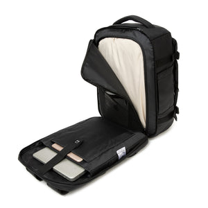 Combo Mochila de Viaje Viral 45L. Resistente al Agua Kippi Negro + Bandolera Cruzado XB 11565 Negra Navigator