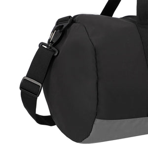 Combo Mochila Jane Negra Llaima, Tela impermeable + Bolso Duffel 40L - Large. Nyla Negro Saxoline