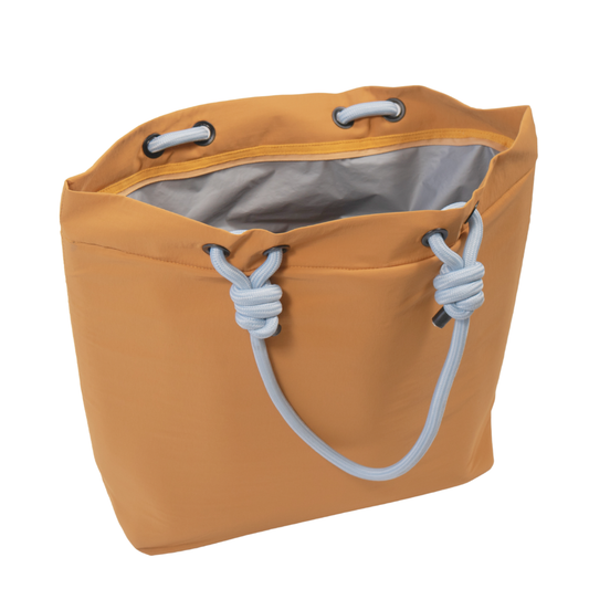 Combo Bolso Cooler Impermeable 16.5Lt Beige + 1  Toalla de Playa Redonda 150 cm. Colores surtidos.