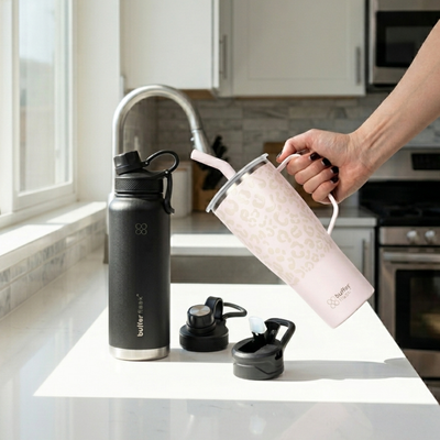 Botellas De Agua Y Mugs