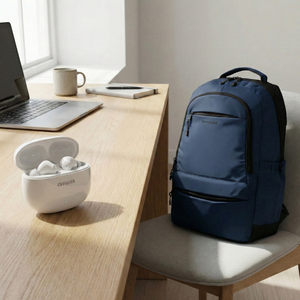 Combo Mochila Saxoline Cardiff Azul Marino 30 L + Audífonos Bluetooth Inalámbricos Aiwa Blanco