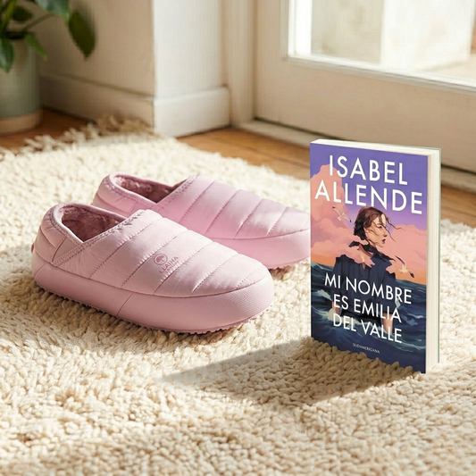 Combo 1 Pantuflas Térmicas Llaima Palo Rosa + 1 Libro Mi Nombre Es Emilia Del Valle