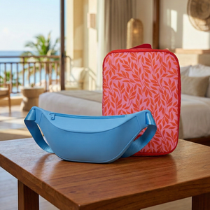 Combo Banano Silicona Celeste y Organizador de Viaje 24cm x 18cm Cosmetiquero Gout Rosado