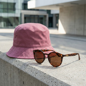 Combo Gorro Bucket Plegable Unisex Color Burdeo + Lentes de sol Rostock color café