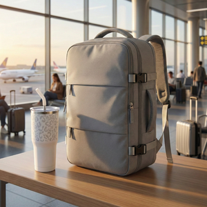 Combo Travel Grey: Mochila Viral Cabina 40L + Botella 750ml BUFFER