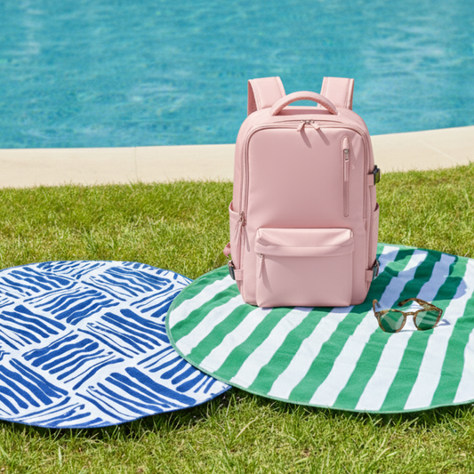 Combo: Mochila Viaje Viral (Cabina Avión) 31L Misty Pink. + Toalla de Playa Redonda 150 cm. 2 Colores (surtida).
