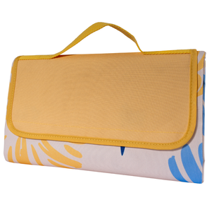 Combo 2 Mantas de Picnic y Playa Impermeable Amarilla Flores