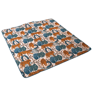 Combo Mochila Cooler 15Lt Gris y Manta Picnic Playa Beige Tigres Impermeables