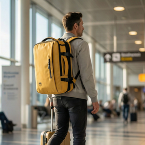 Mochila Viaje Viral XL. Llaima Travel. Resistente al Agua. Mostaza 40Lts BTS26