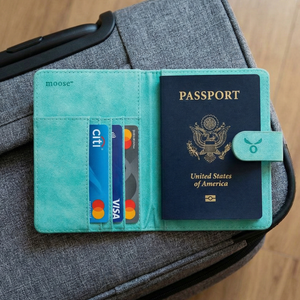 Combo Accesorios de Viaje 1 Candado + 1 Porta Pasaporte + 1 Cinturón + 1 Cojín