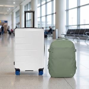 Combo Maleta de Cabina Destinations Santorini Blanca Expandible + Mochila de Viaje Viral Montana 36L Sage Green Llaima