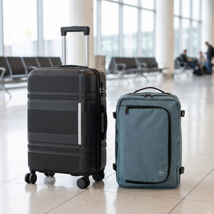 Combo Maleta de Cabina Premium 20" 40L Negro Marksman + Mochila de Viaje Viral Dakota 32L Expandible Azul Piedra Llaima