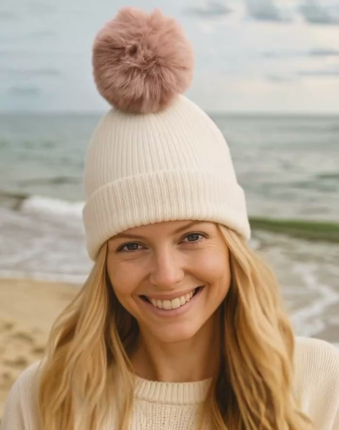 Gorro de punto Blanco con accesorio Pompón Intercambiable